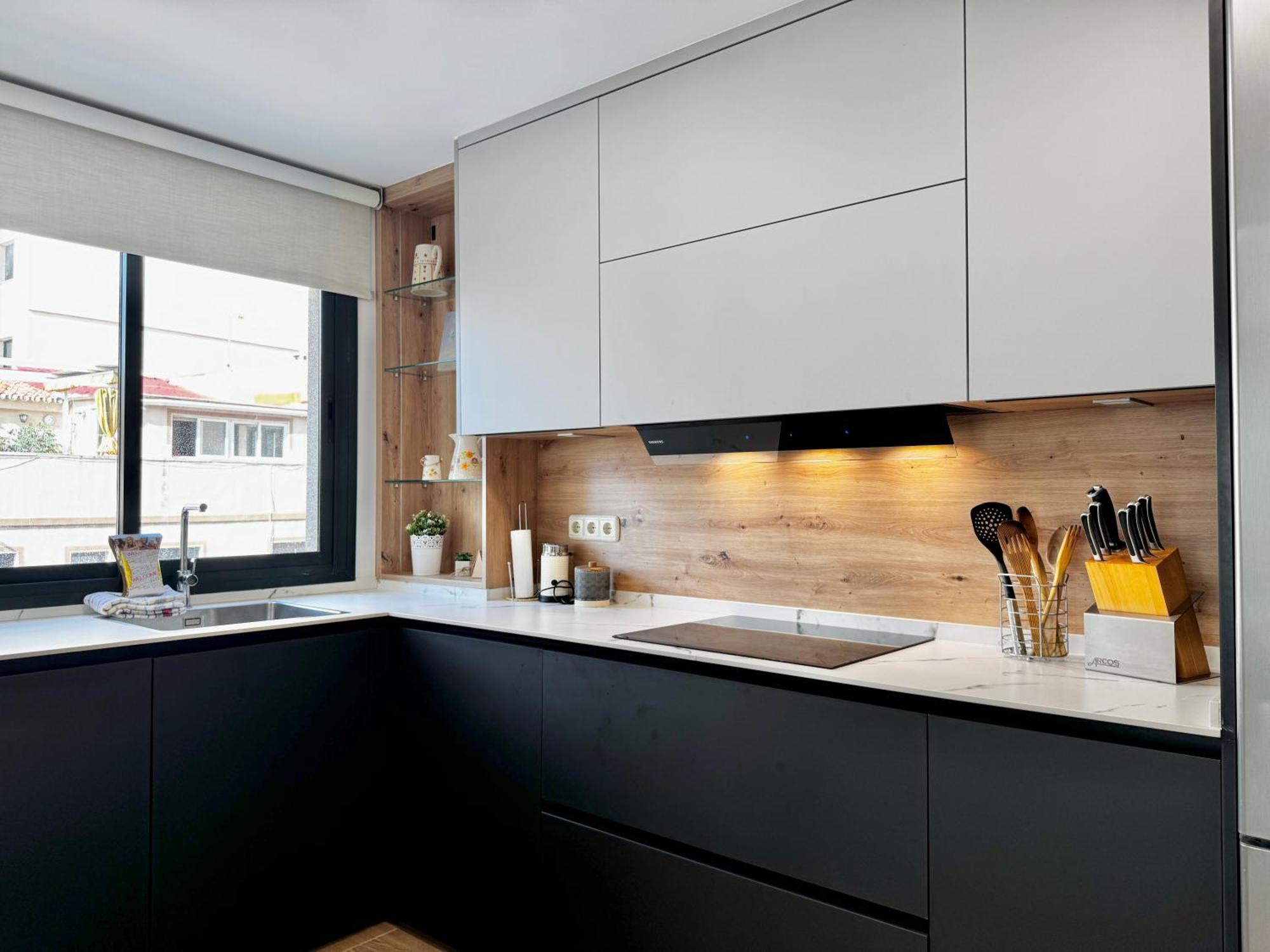 Rs 12 Ii Luxury Center Of - Eaw Homes *