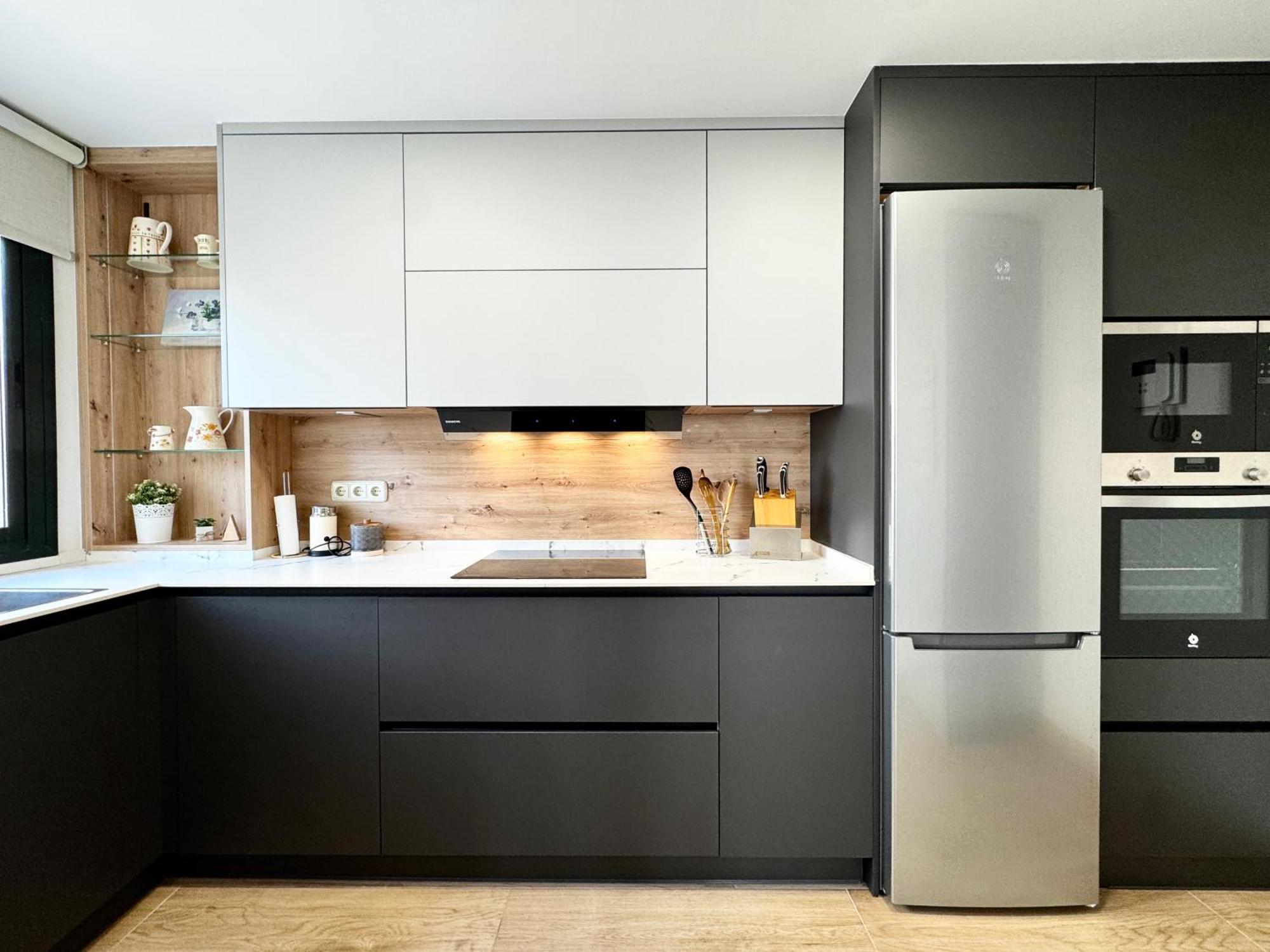 Rs 12 Ii Luxury Center Of - Eaw Homes Apartamento