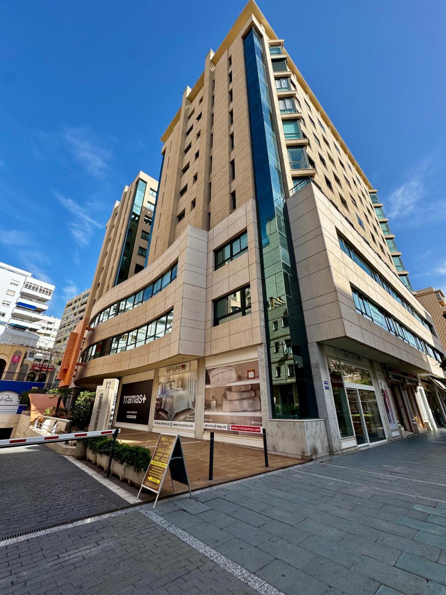 Rs 12 Ii Luxury Center Of - Eaw Homes Apartamento *