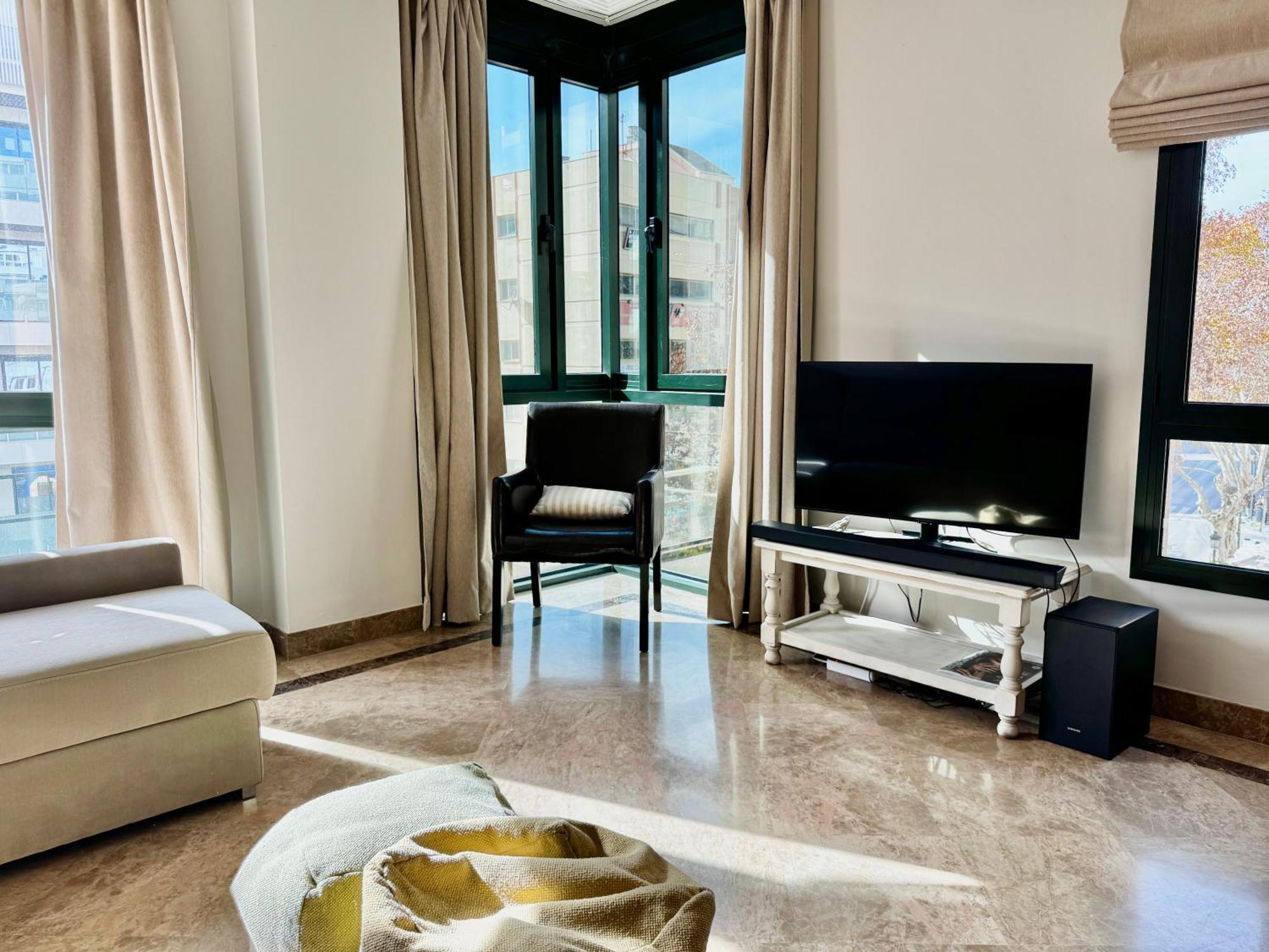 Rs 12 Ii Luxury Center Of - Eaw Homes *